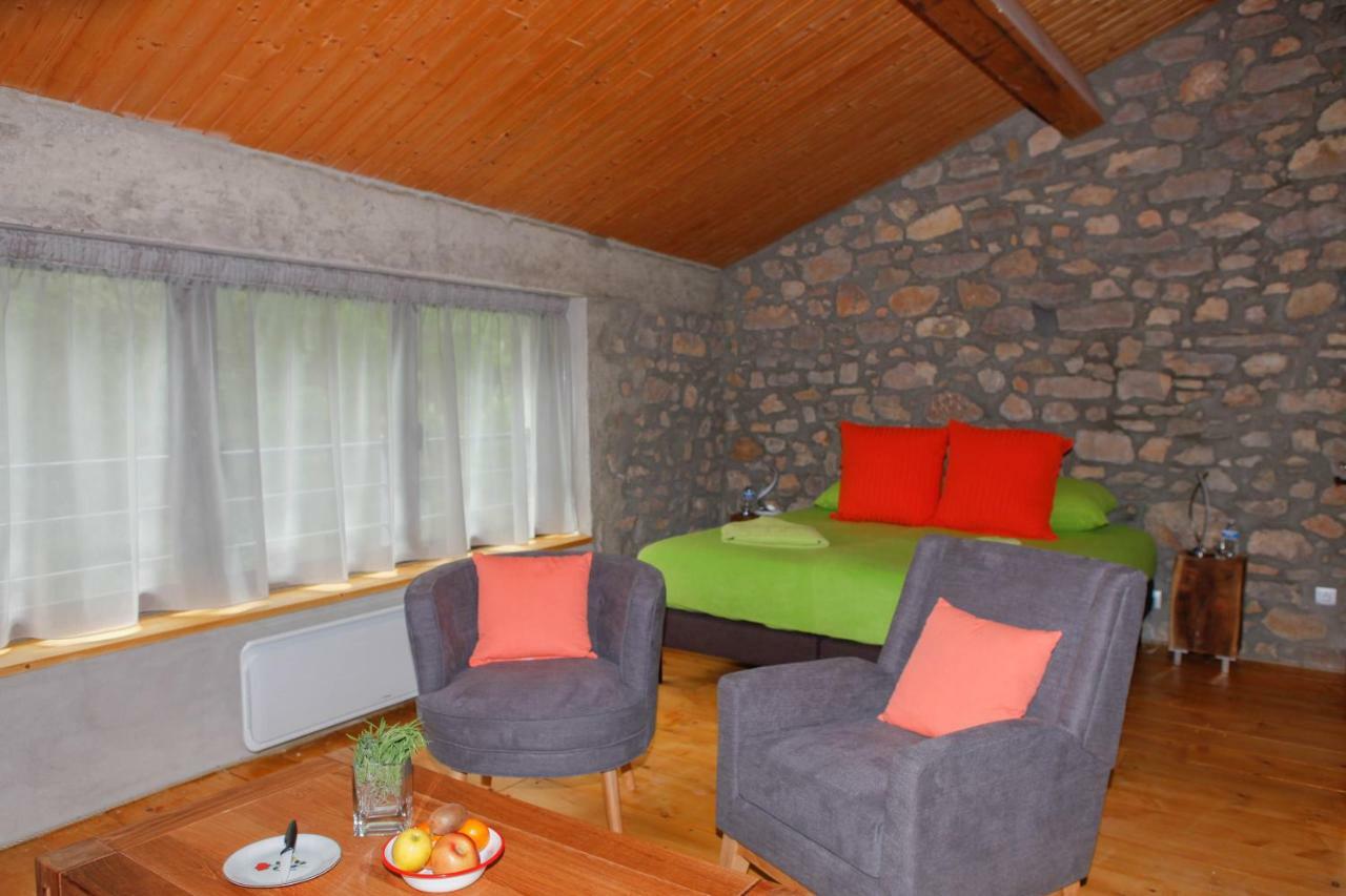 Moulin D'Entre Les Roches Bed & Breakfast Puivert Екстериор снимка
