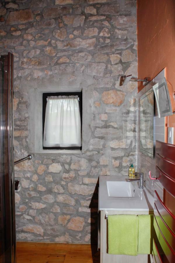 Moulin D'Entre Les Roches Bed & Breakfast Puivert Екстериор снимка